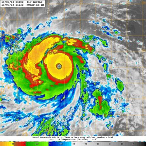 20131107.1113.mtsat1r.x.ir1km.31WHAIYAN.150kts-911mb-93N-1311E.100pc